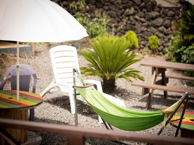 Shanti Shanti Guest House Чеджу Екстериор снимка
